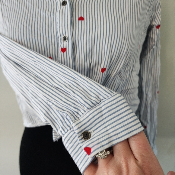 Love,Fire Junior's Long Sleeve Knotted Front Button Down Shirt Blue Stripe Heart - Picture 4 of 11